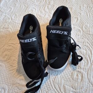 Heelys boys size 3 youth Racer 20 style, Black with white trim New no tags